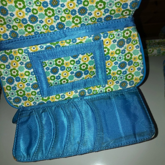 Vera Bradley green and yellow floral wallet - Picture 4 of 7